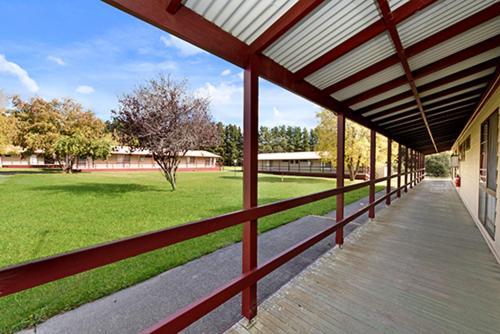 The Station Hotel Jindabyne Bagian luar foto