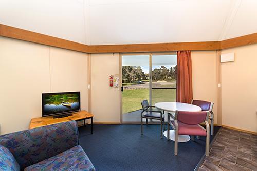 The Station Hotel Jindabyne Ruang foto