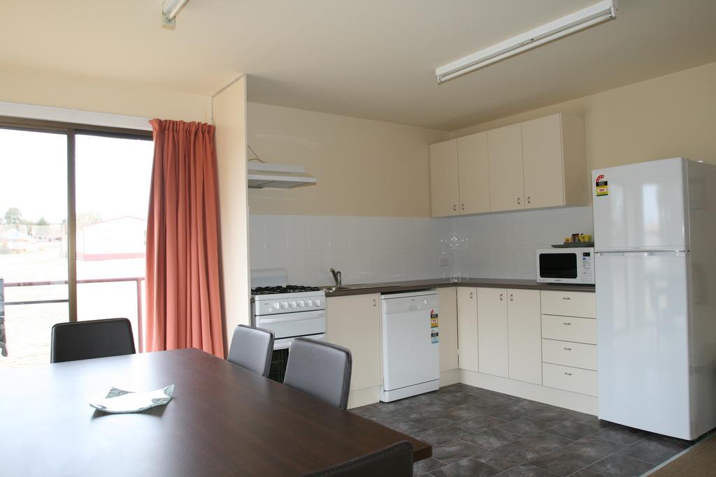 The Station Hotel Jindabyne Ruang foto