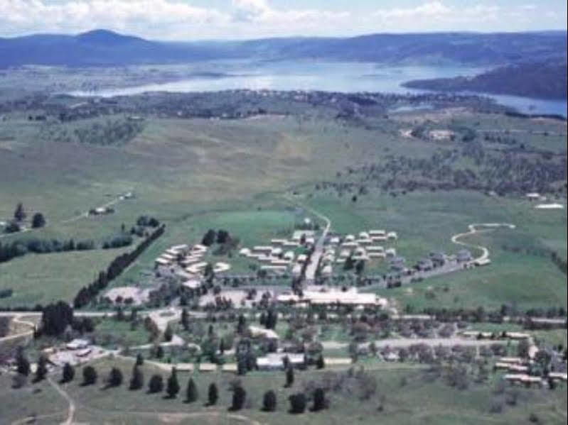 The Station Hotel Jindabyne Bagian luar foto